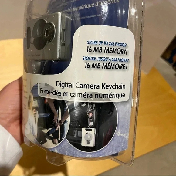 BELL EMERGENCY DIGITAL CAMERA KEYCHAIN  WITH COLLISION KIT | BRAND NEW SEALED - Picture 3 of 10